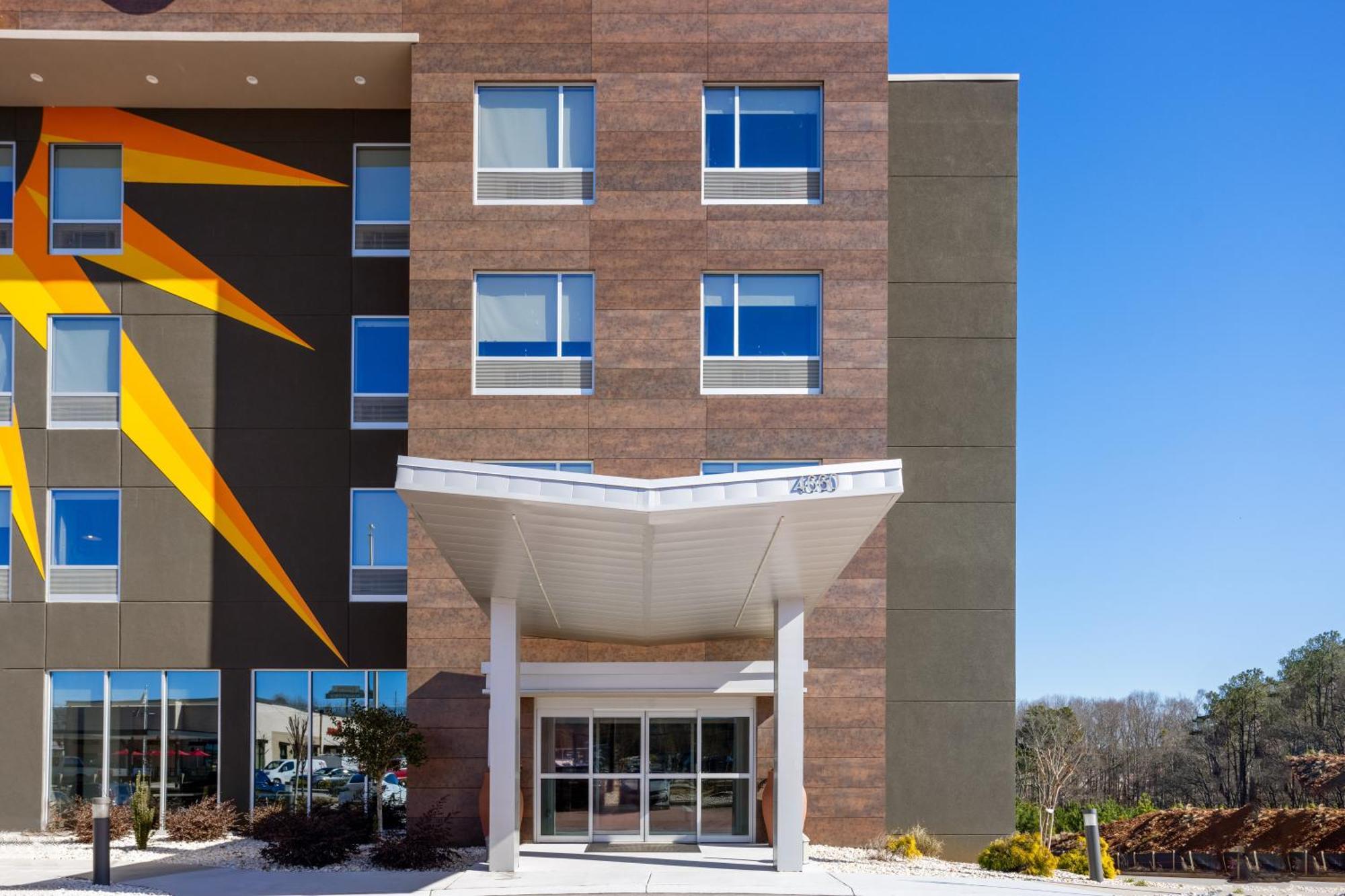 La Quinta Inn & Suites By Wyndham Locust Grove Exterior foto