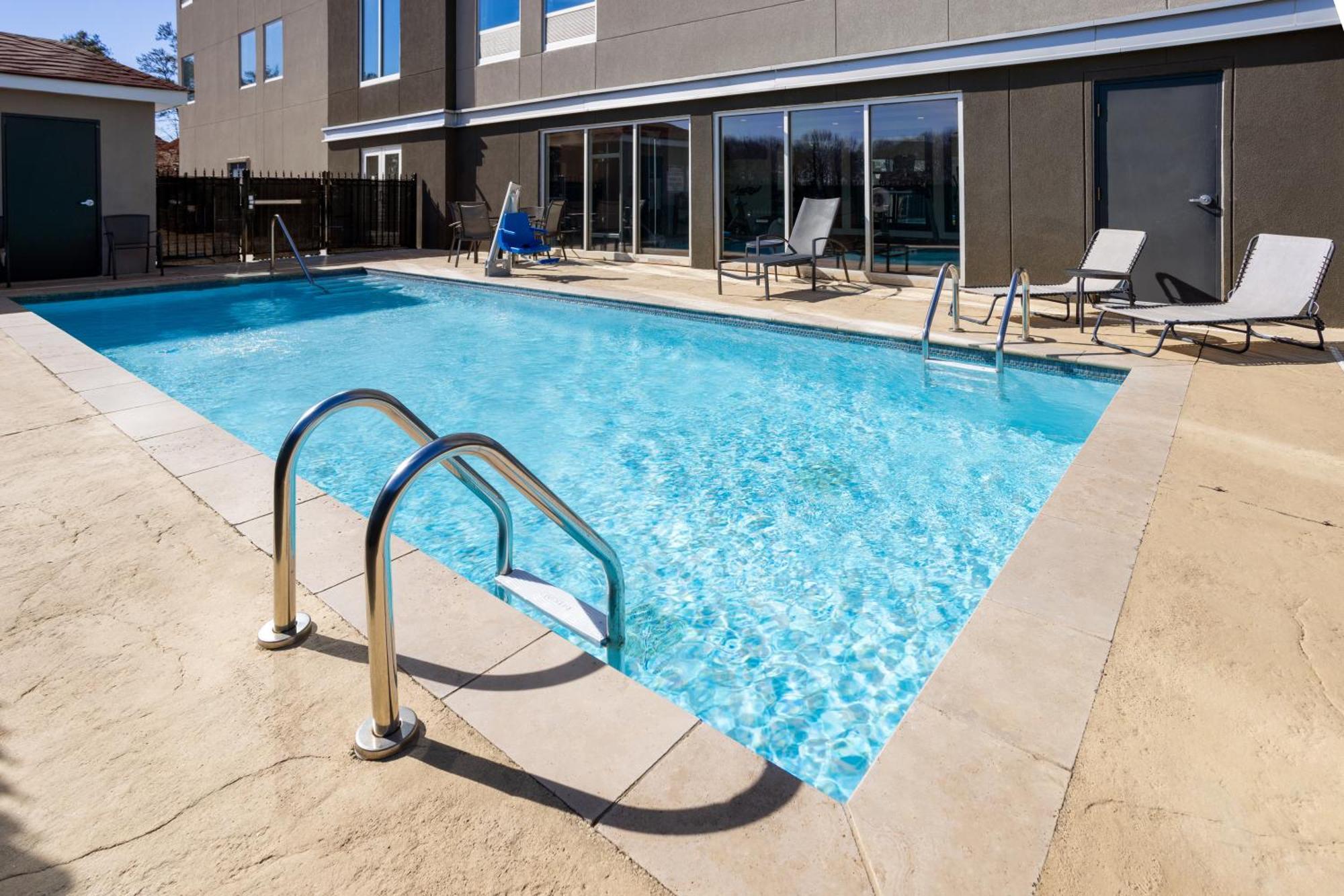 La Quinta Inn & Suites By Wyndham Locust Grove Exterior foto